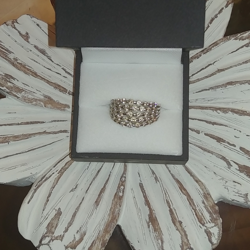 🔥sold 🔥Diamonique floating station ring in sterling silve